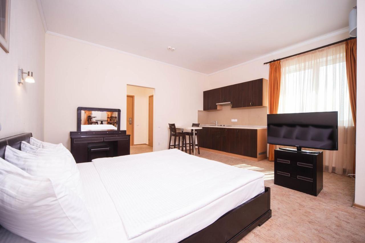 Optima Odesa Hotel Ngoại thất bức ảnh